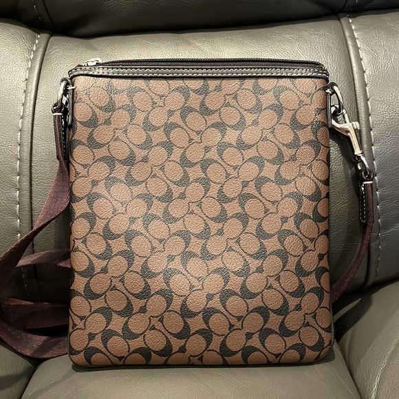 Like New Coach Brown Shoulder Bag. Very clean! - Picture 2 of 6